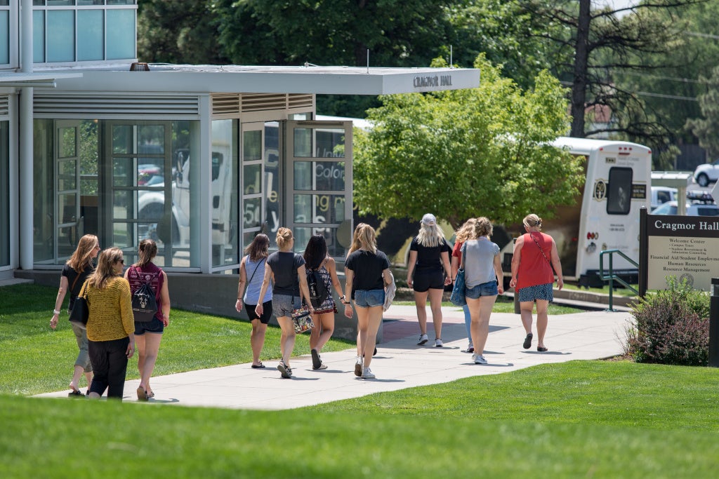 campus tour group